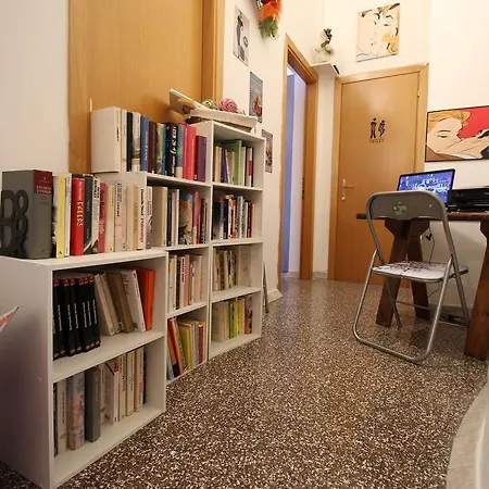 לינה וארוחת בוקר Bed 'n Books סאסארי
