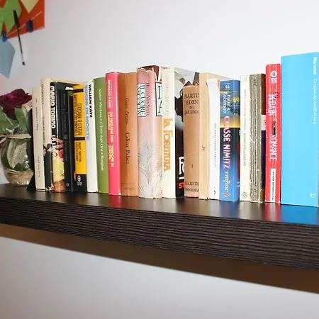 Bed and Breakfast Bed 'n Books *